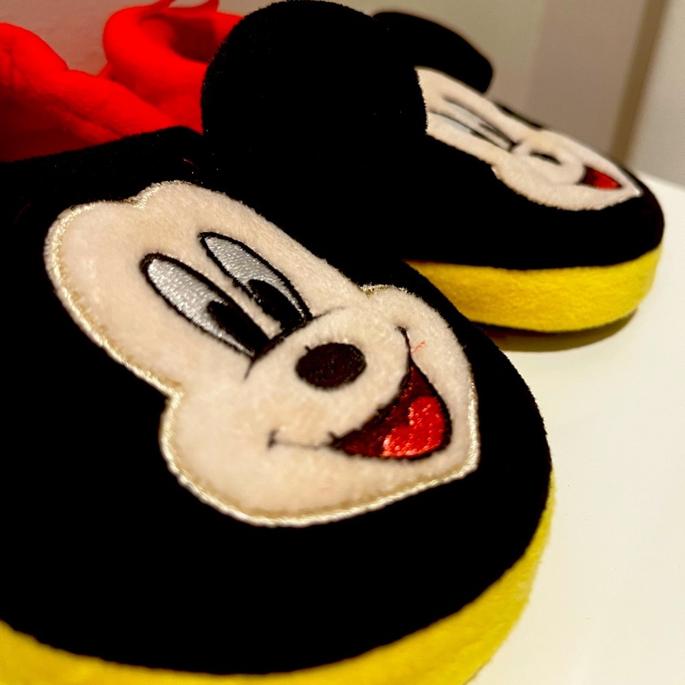 Mickey Mouse Slippers Size M 7/8